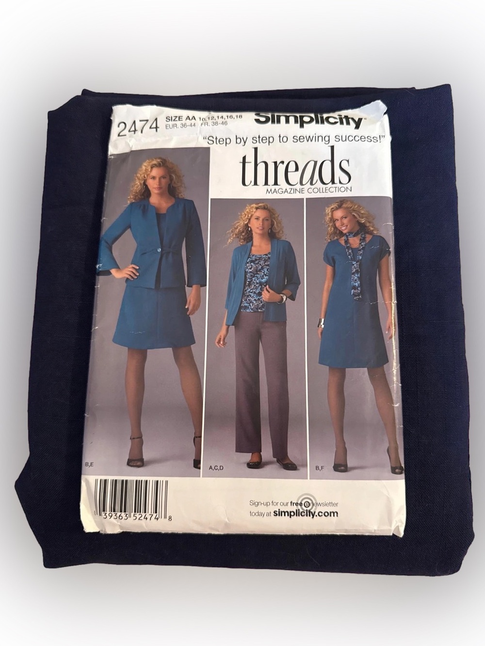 SIMPLICITY 2474 Jackie O Suit Kit 3yds 1960s Navy Wool Gabardine + Pattern10-18